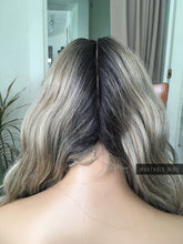 Load image into Gallery viewer, Ombre Blonde Wig